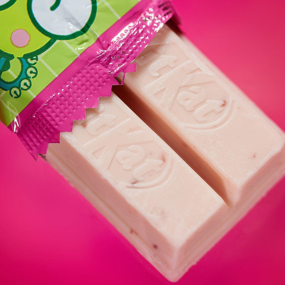 Kit Kat Hello Kitty Strawberry Milk Flavour Pack (Japanese)