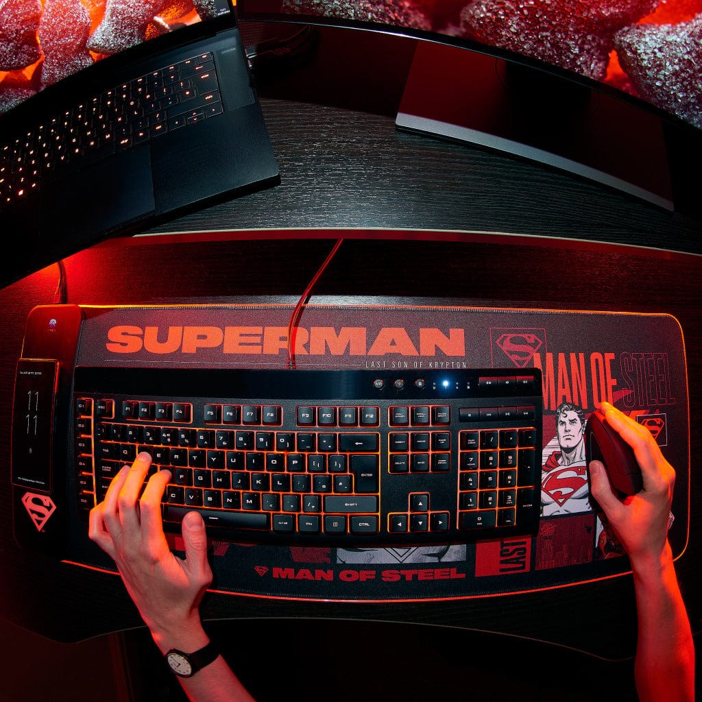 Superman - Oversize Gaming Mat & Mobile Charger