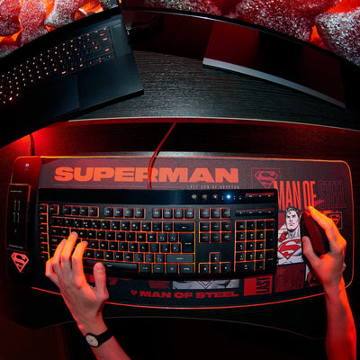 Superman - Oversize Gaming Mat & Mobile Charger