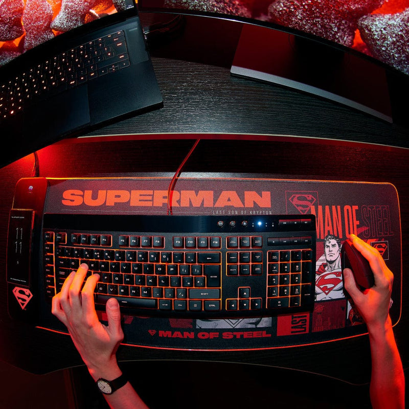 Superman - Oversize Gaming Mat & Mobile Charger