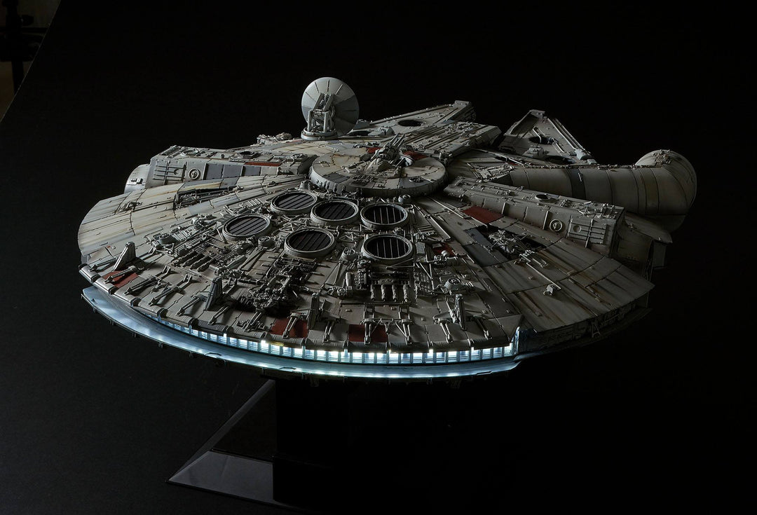 Star Wars Episode IV  Millennium Falcon Model Kit