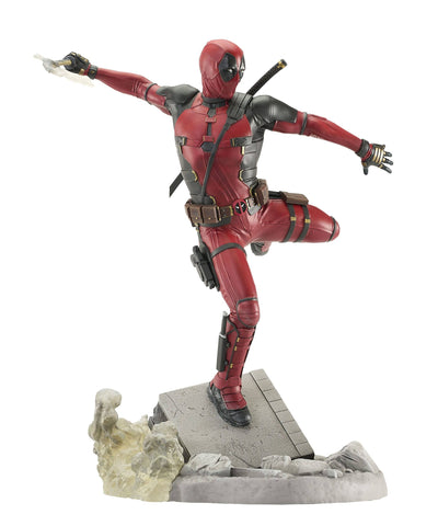 Deadpool & Wolverine Gallery PVC Statue Deadpool 25 cm