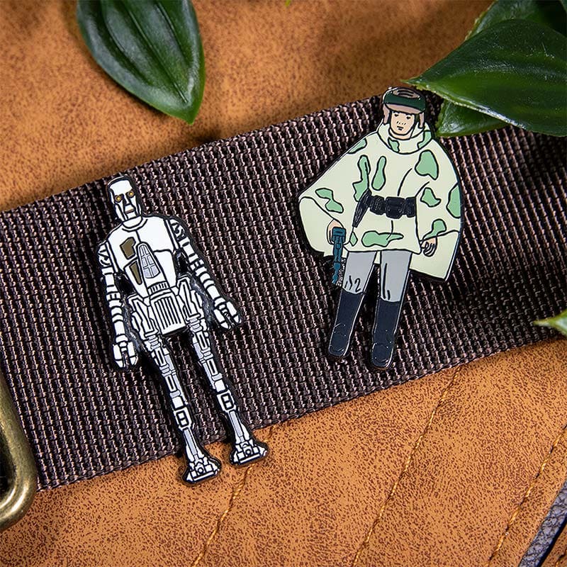 One Size Pin Kings Star Wars Enamel Pin Badge Set 1.35 – 8D8 and Princess Leia Organa (in Combat Poncho)